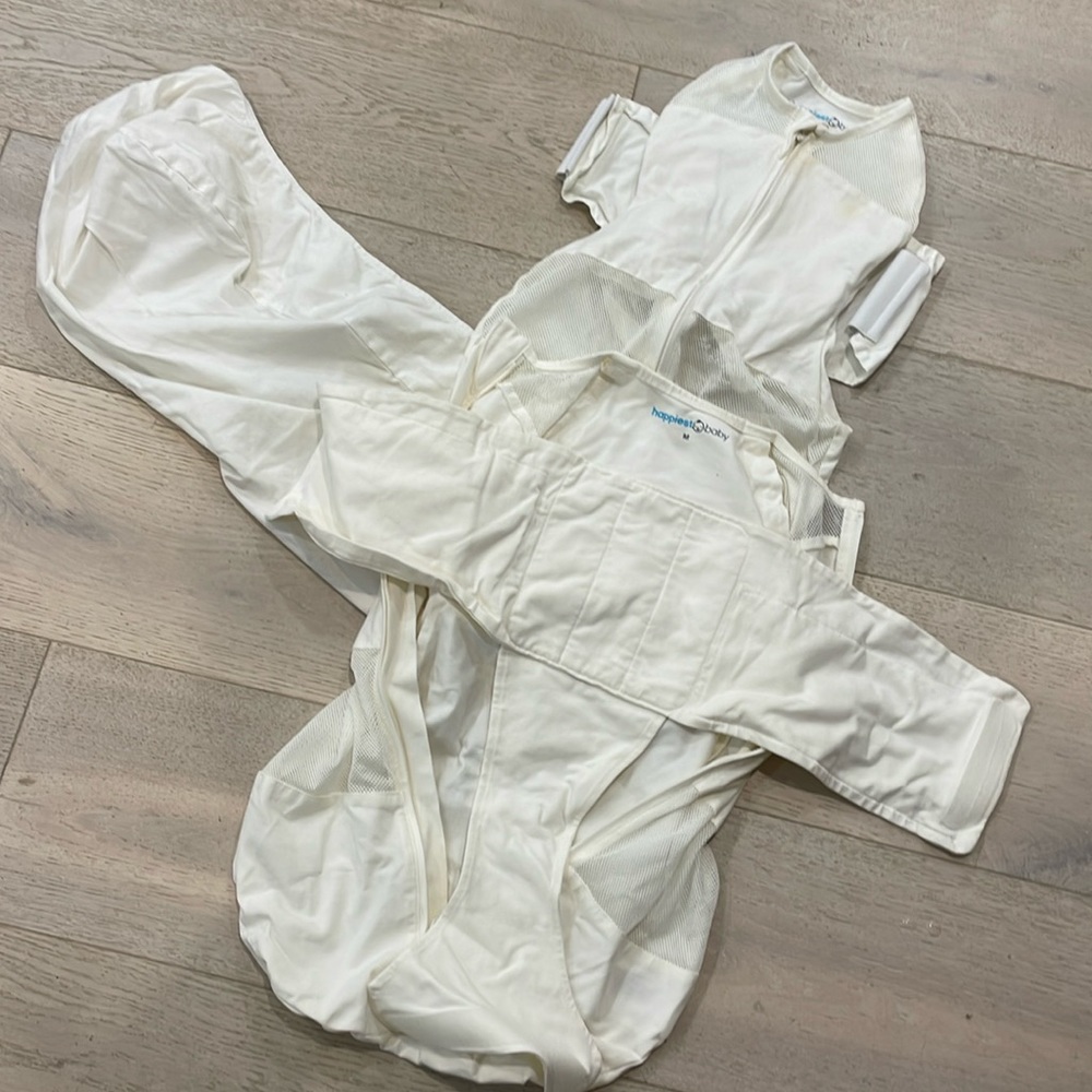 Snoo sheet & 2 Swaddles (small and medium)